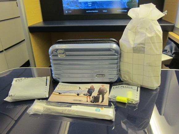 rimowa airline amenity kit