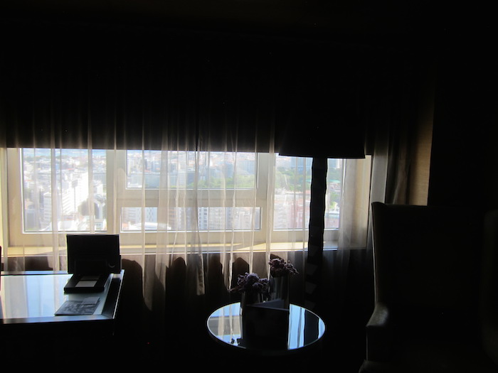 Blackout Blinds At Hotels... Why Are They So Rare? | One Mile at a Time