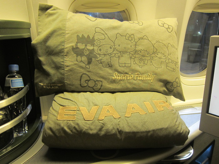 Breaking Eva Air Hello Kitty Plane Getting New Pillow Covers