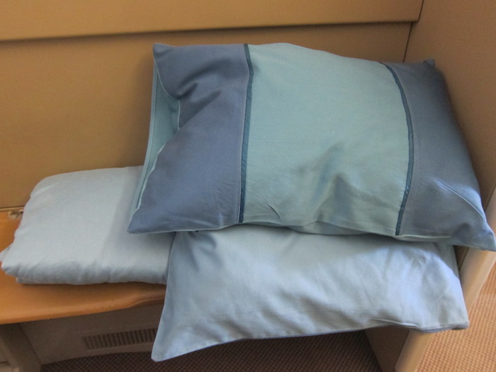 singapore airlines travel pillow