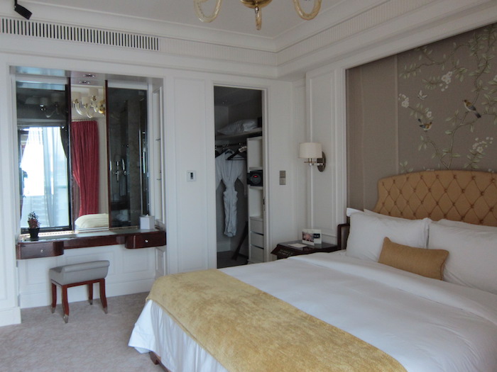 How Much Should A Hotel Rollaway Bed Cost? One Mile at a Time