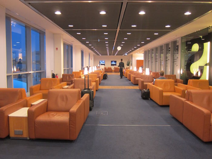 Review Lufthansa Senator Lounge Frankfurt Airport Fra One