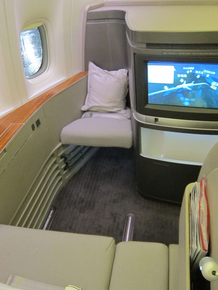 cathay pacific bassinet seat
