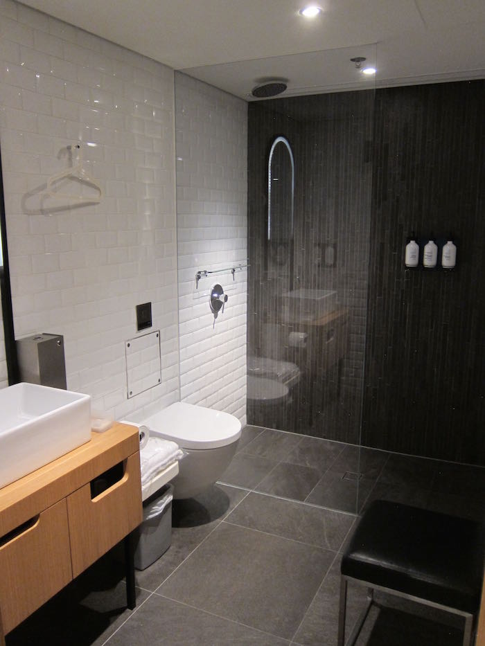 Review Qantas Lounge Hong Kong Airport One Mile At A Time Qantas Lounge Hong Kong 44