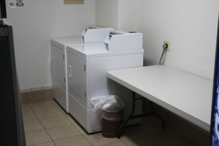 RadissonColoradoSpringsLaundry
