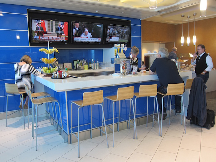 Review Delta Skyclub San Diego Airport One Mile At A Time