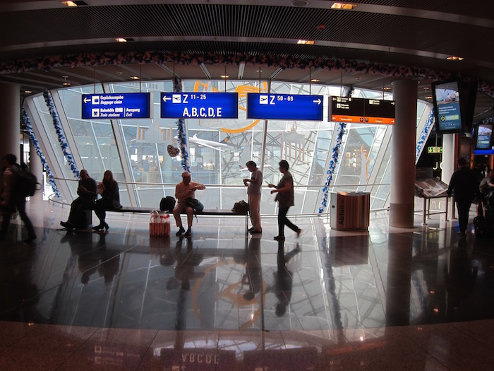 Lufthansa First Class Lounge Frankfurt – 39