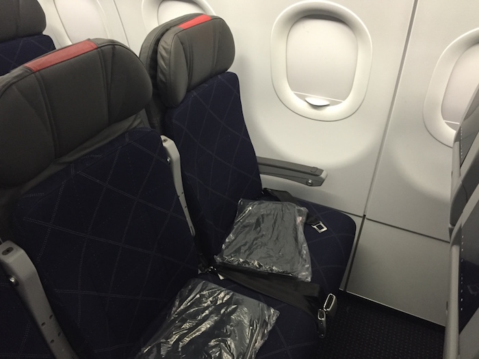 Review American Economy Class A321 Los Angeles To New York One