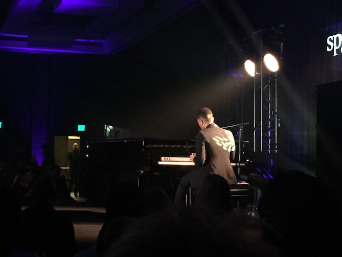 John Legend Spg