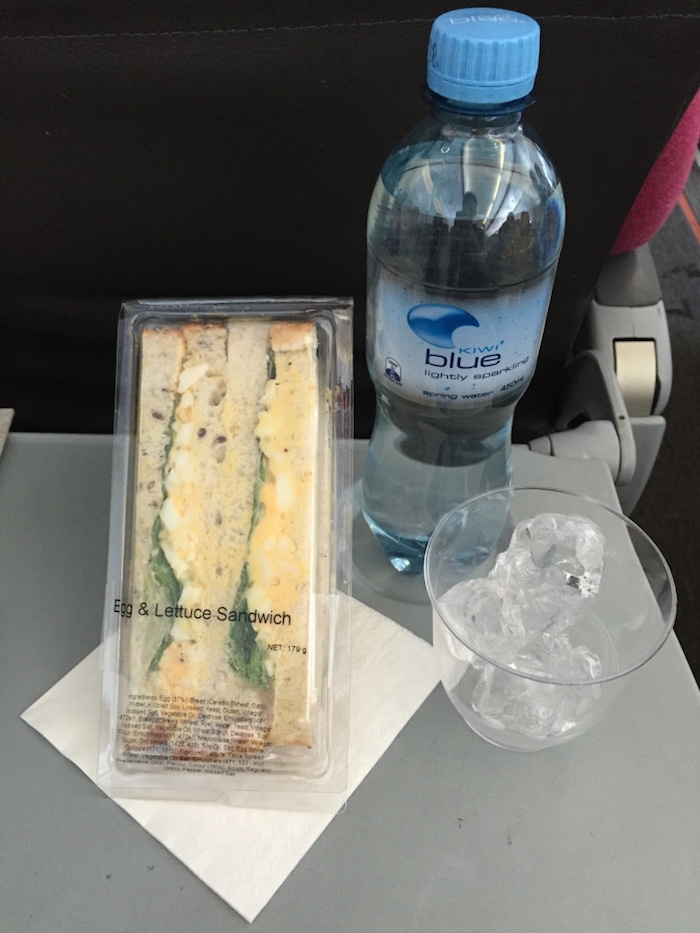 jetstar domestic flight liquids