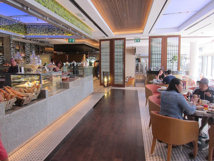 Review Le Meridien Abu Dhabi One Mile at a Time