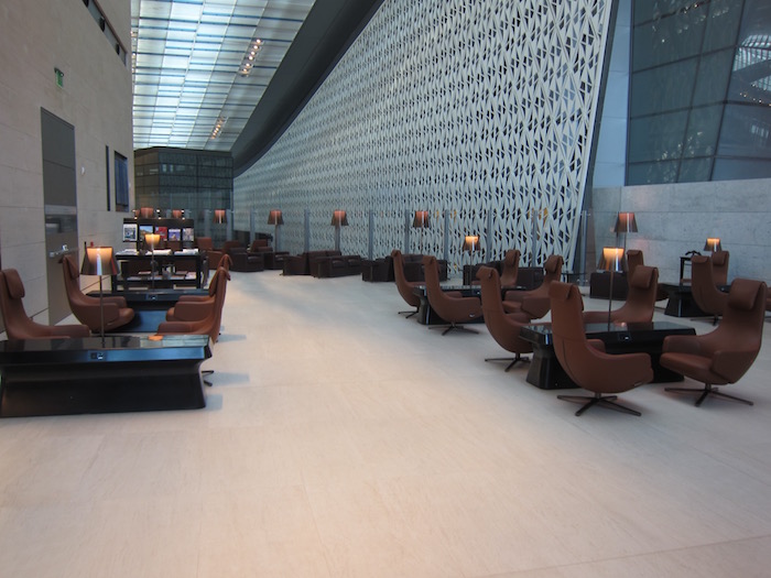 Review Qatar Airways Al Safwa First Class Lounge Doha Airport