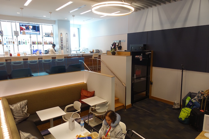 vzdušný prostor-Lounge-JFK - 16