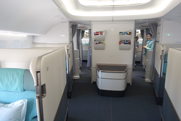 Review Korean Air First Class 747 8 Vancouver To Incheon