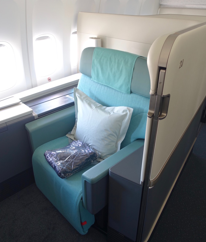 Korean Air 747-8 First Class Suite In 10 Pictures | One Mile at a Time