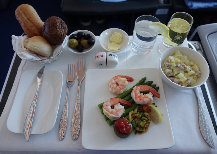 Azerbaijan Airlines 787 Business Class In 10 Pictures | One Mile at a Time