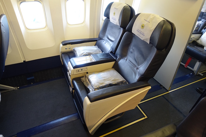 ukrajina-airlines-business-class-767-2