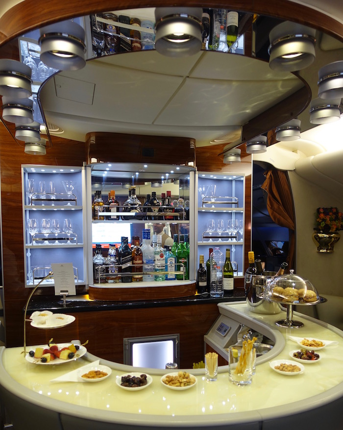 emiráty-business-class-a380-68