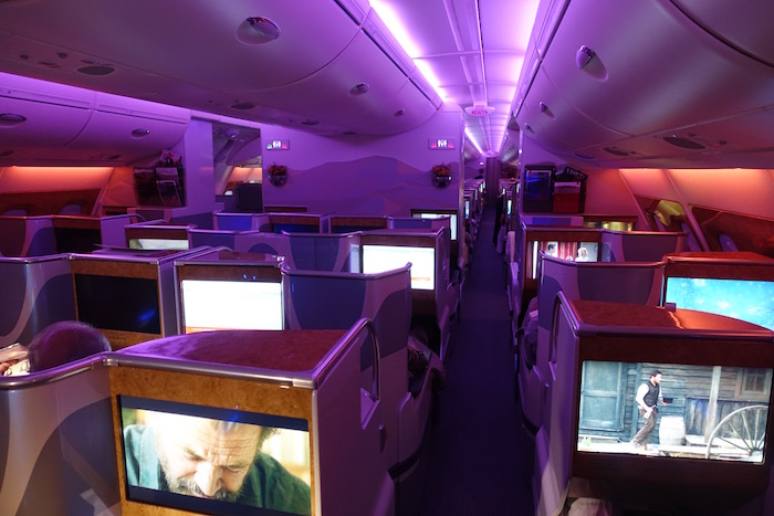 emiráty-business-class-a380-70