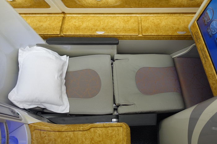 emiráty-business-class-a380-71