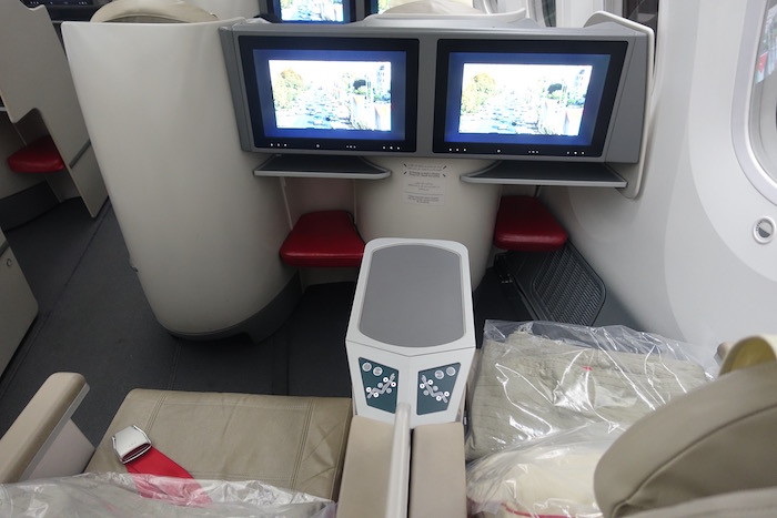 royal jordanian premium economy