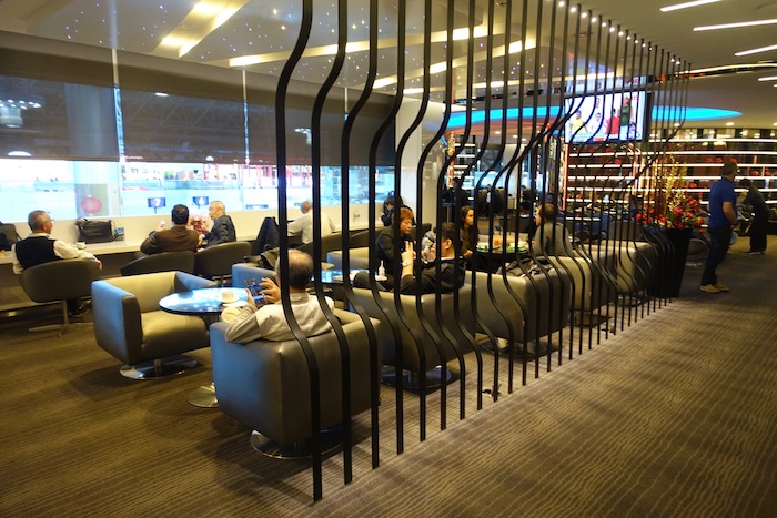 кресло бейкер-тcst чр. тула тургеневская улица 9 air lounge. логотип every lounge. Air lounge. лаунж air china отель.