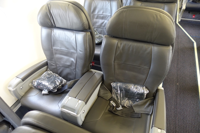 5 Reasons I Love The Embraer 175 One Mile At A Time