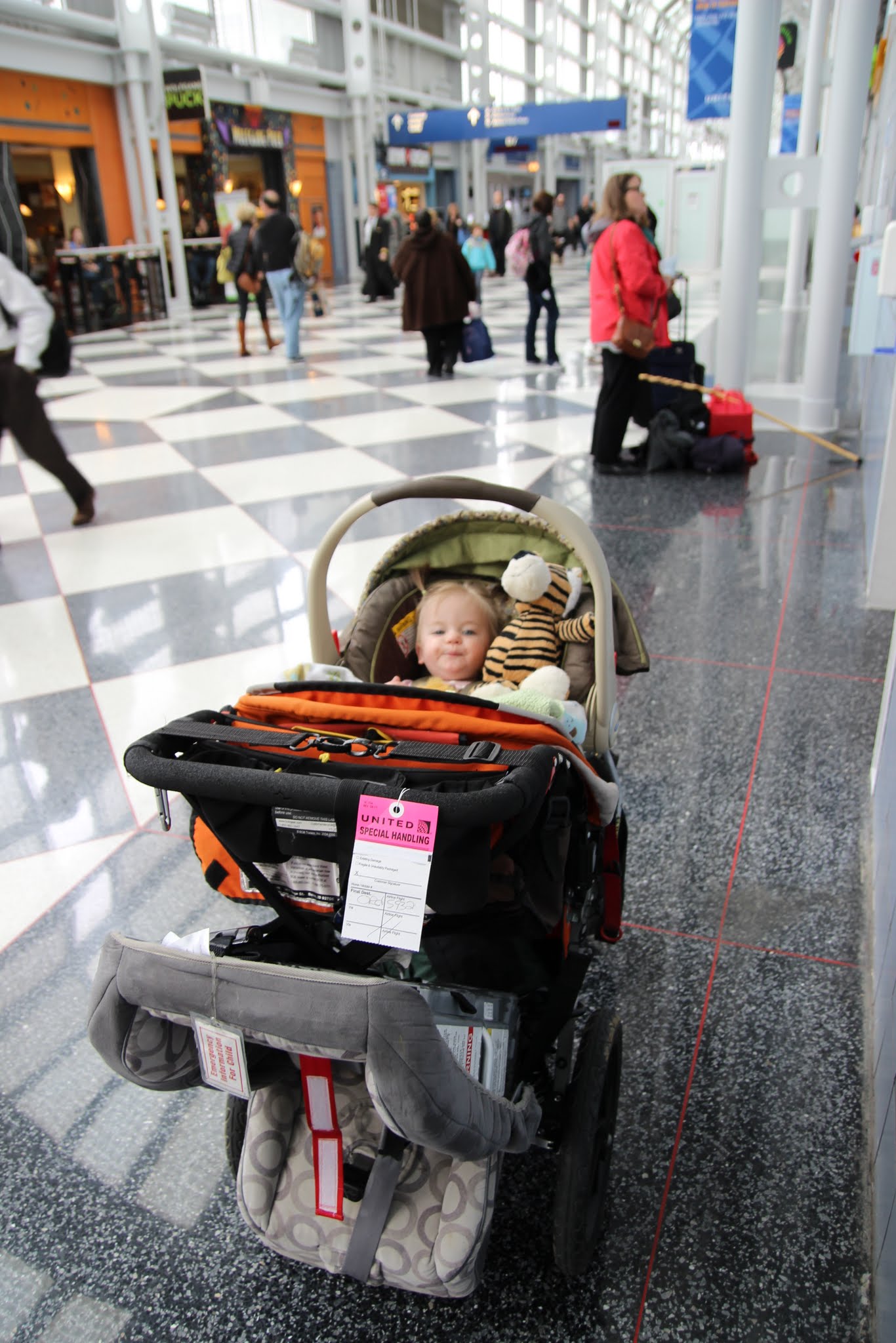 is stroller allowed in international flight