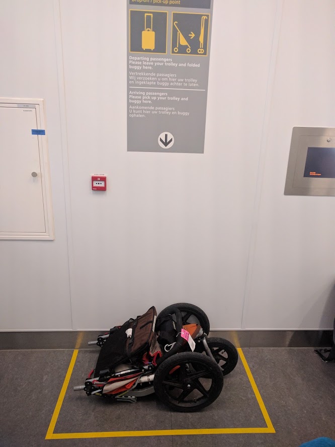 stroller allowed in flight