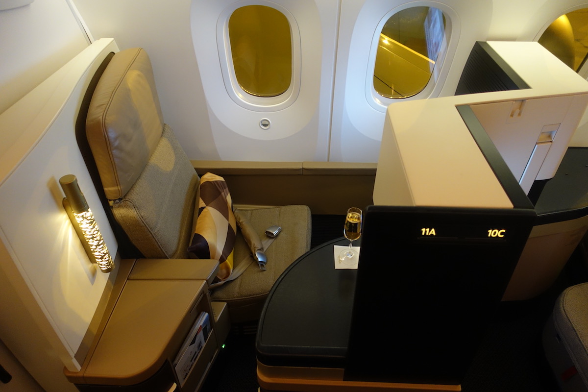 etihad business class hand luggage