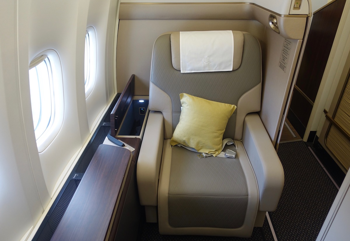 Review Saudia First Class 777 300er New York To Riyadh - 