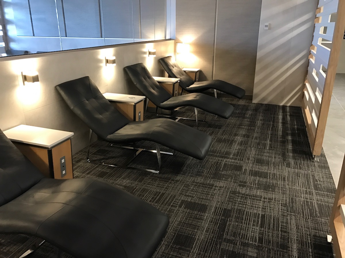 A Look At American's New Flagship Lounge At O'Hare Airport One Mile