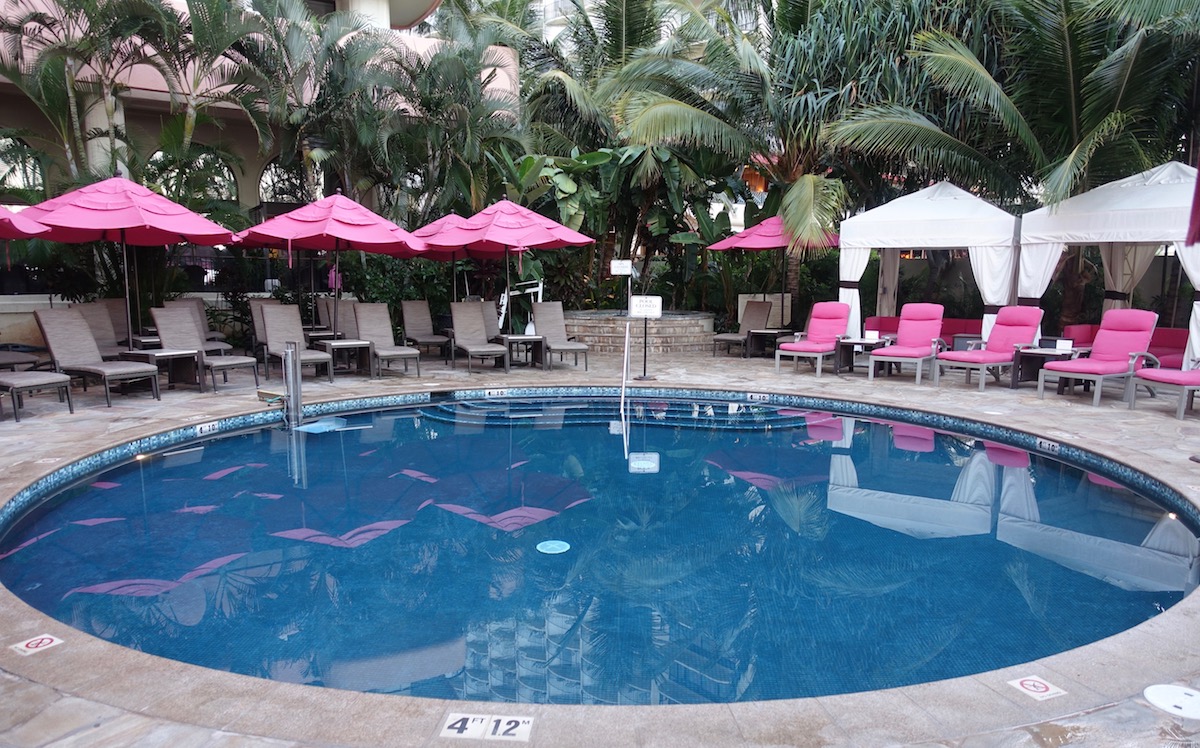Review The Royal Hawaiian Waikiki One Mile at a Time