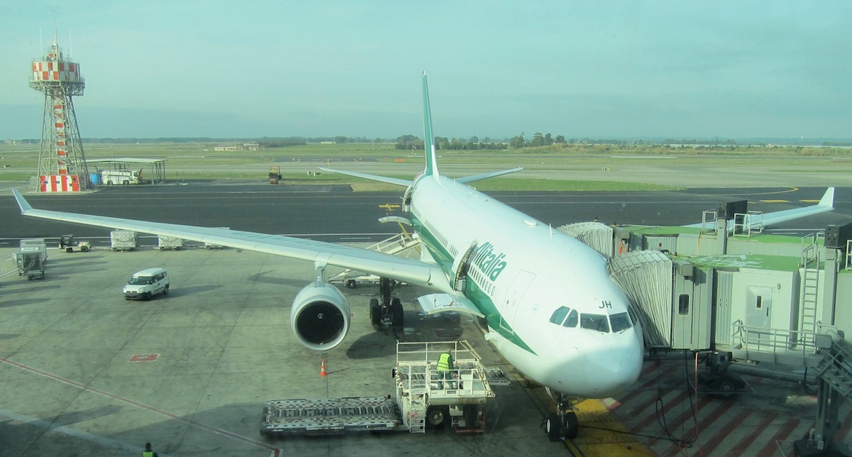 alitalia international flight baggage