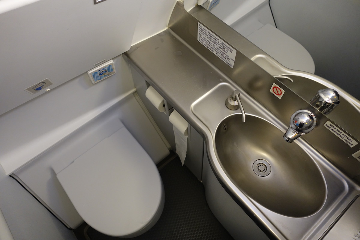 Review: TAP Air Portugal Business Class A320 Brussels To Lisbon - One ...