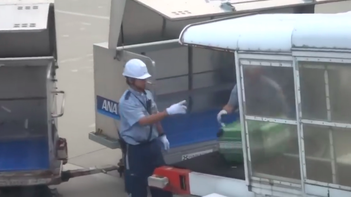 Japanese Baggage Handlers Caught On Tape One Mile At A Time