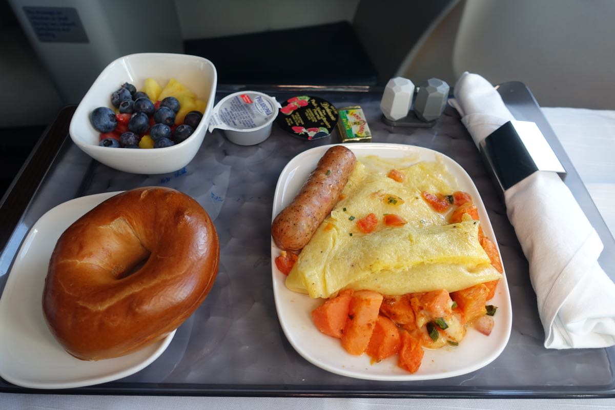 Comparing Delta And American Flights One Mile at a Time