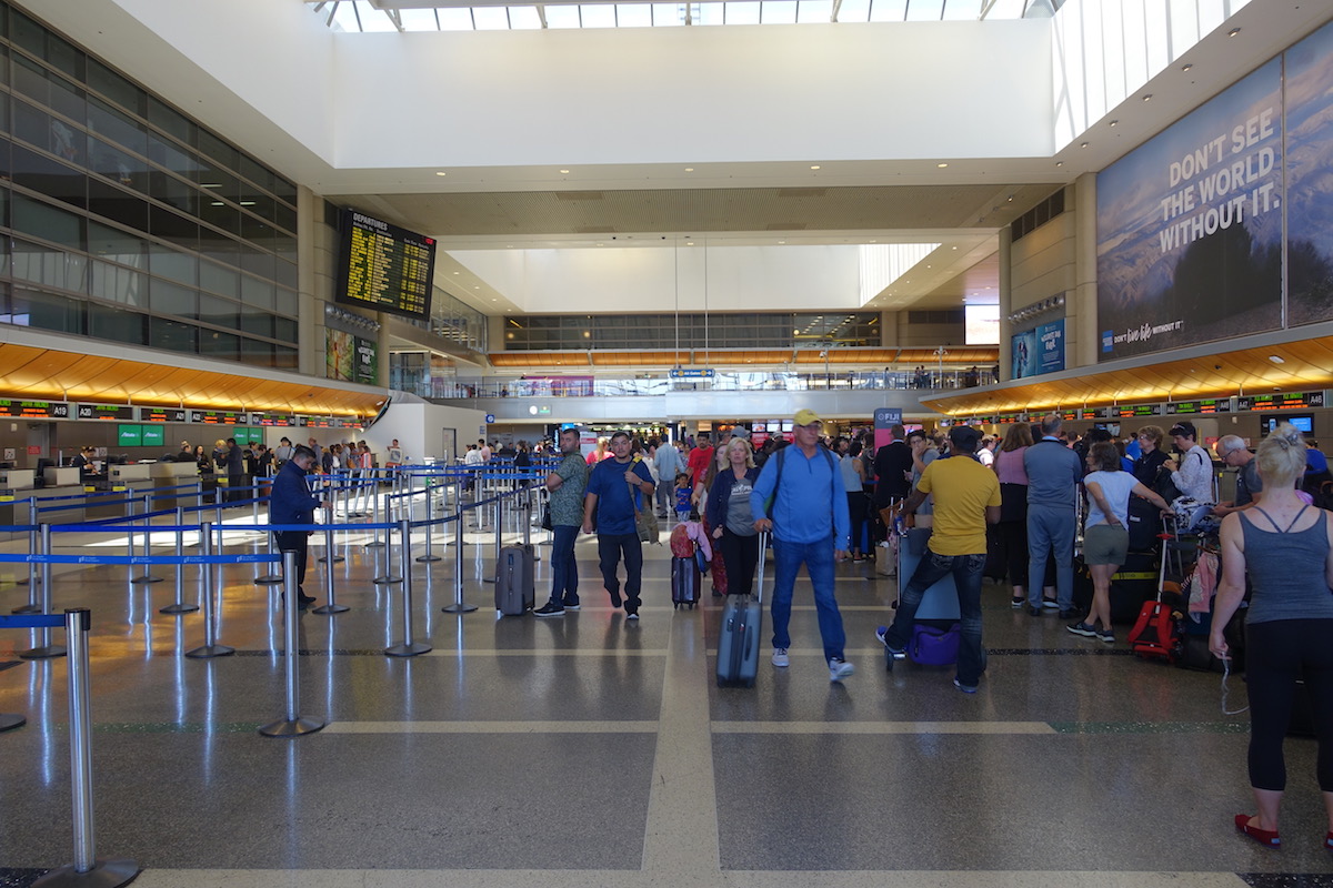 Review Emirates Lounge LAX One Mile at a Time