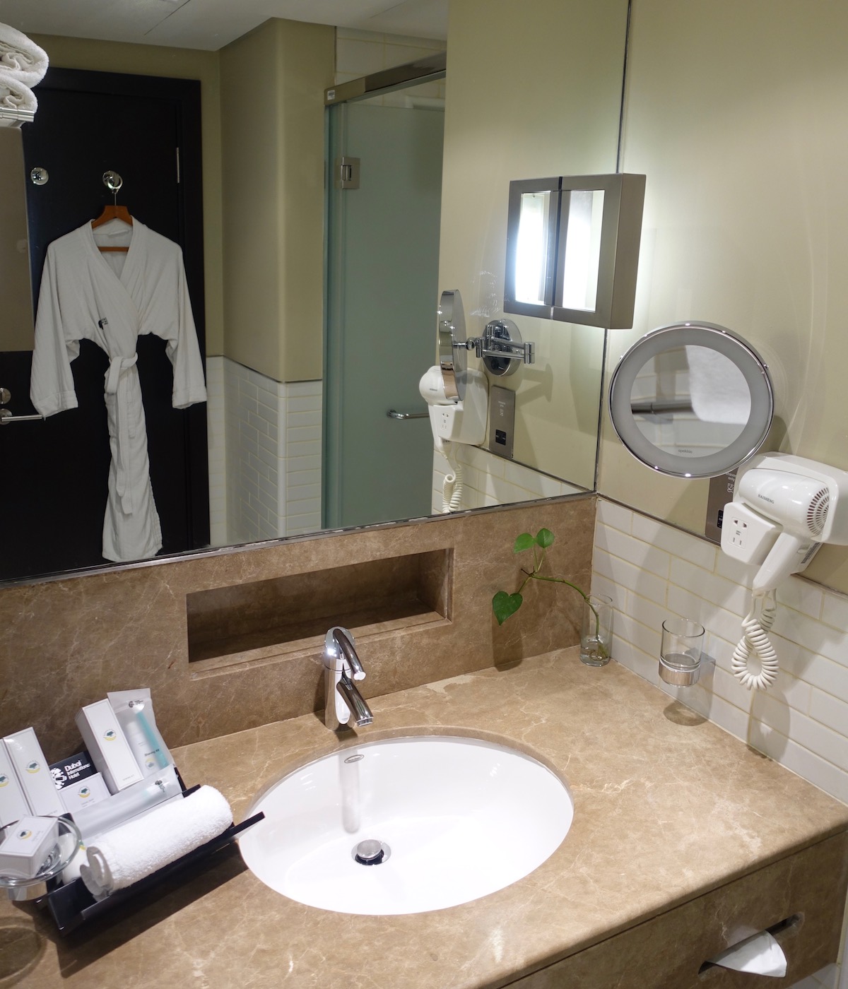 Review Dubai International Airport Hotel One Mile at a Time