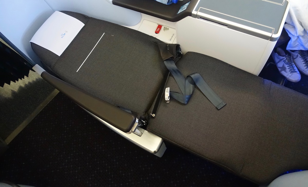 Review Of KLM's A330 Business Class | One Mile at a Time