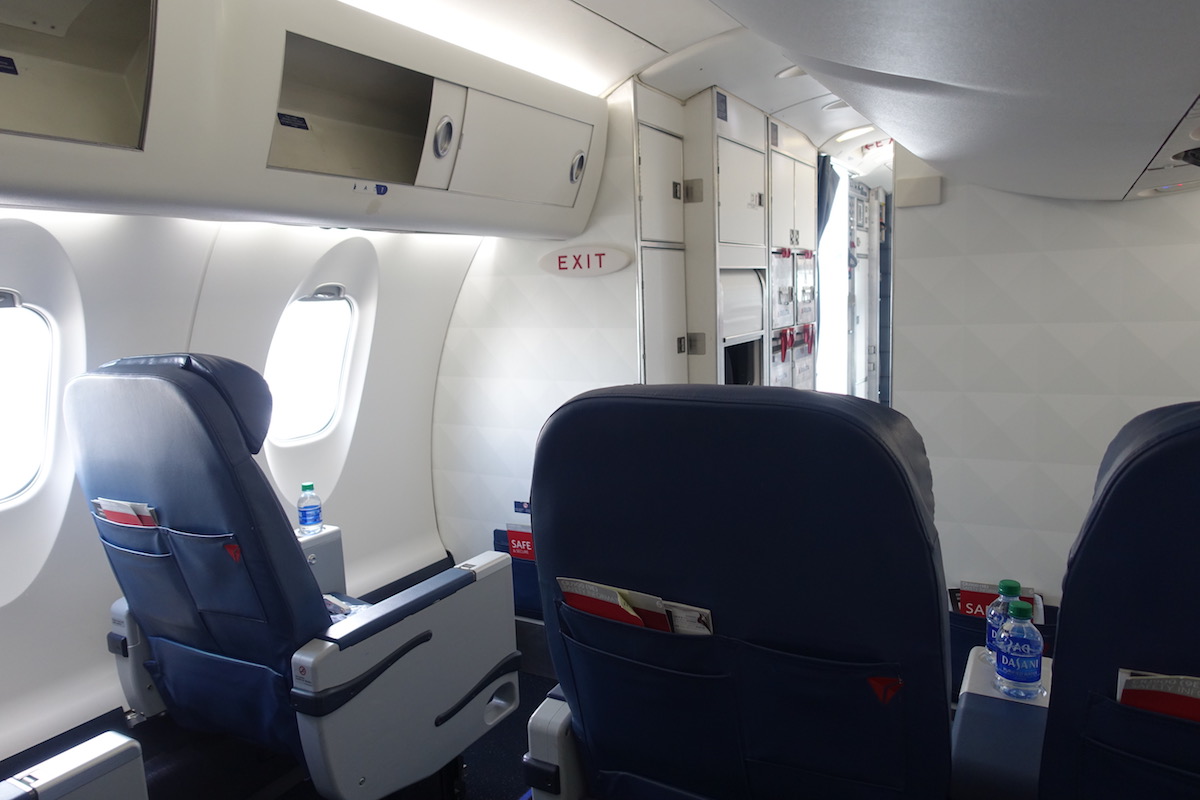 Embraer 175 Delta First Class