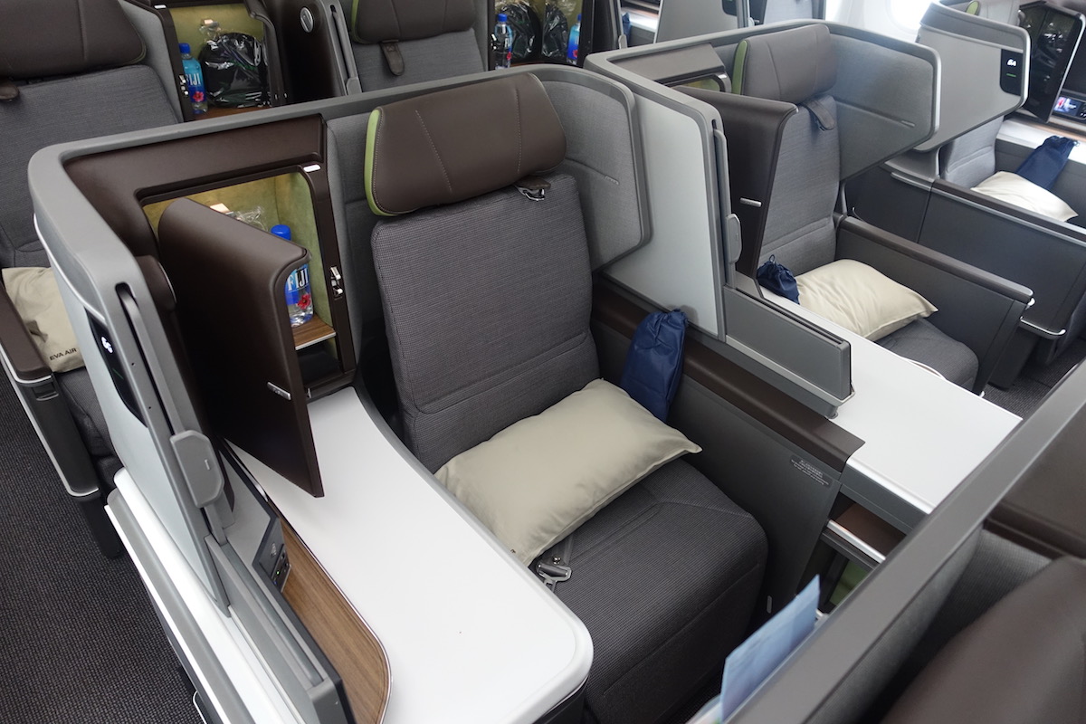 Review EVA Air 7879 Business Class One Mile at a Time