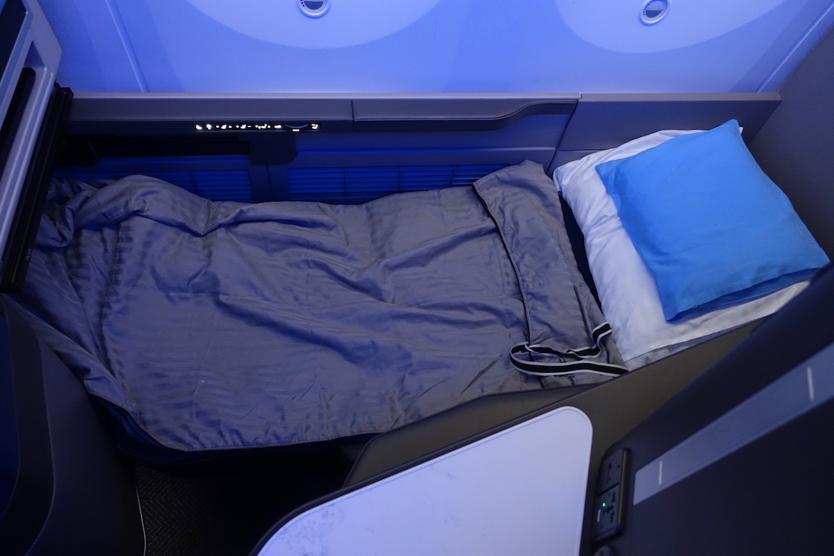 Review United 787 10 Polaris Business Class One Mile At A