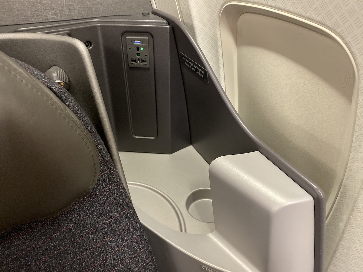 American Airlines 757 First Class Review I One Mile At A Time 8469