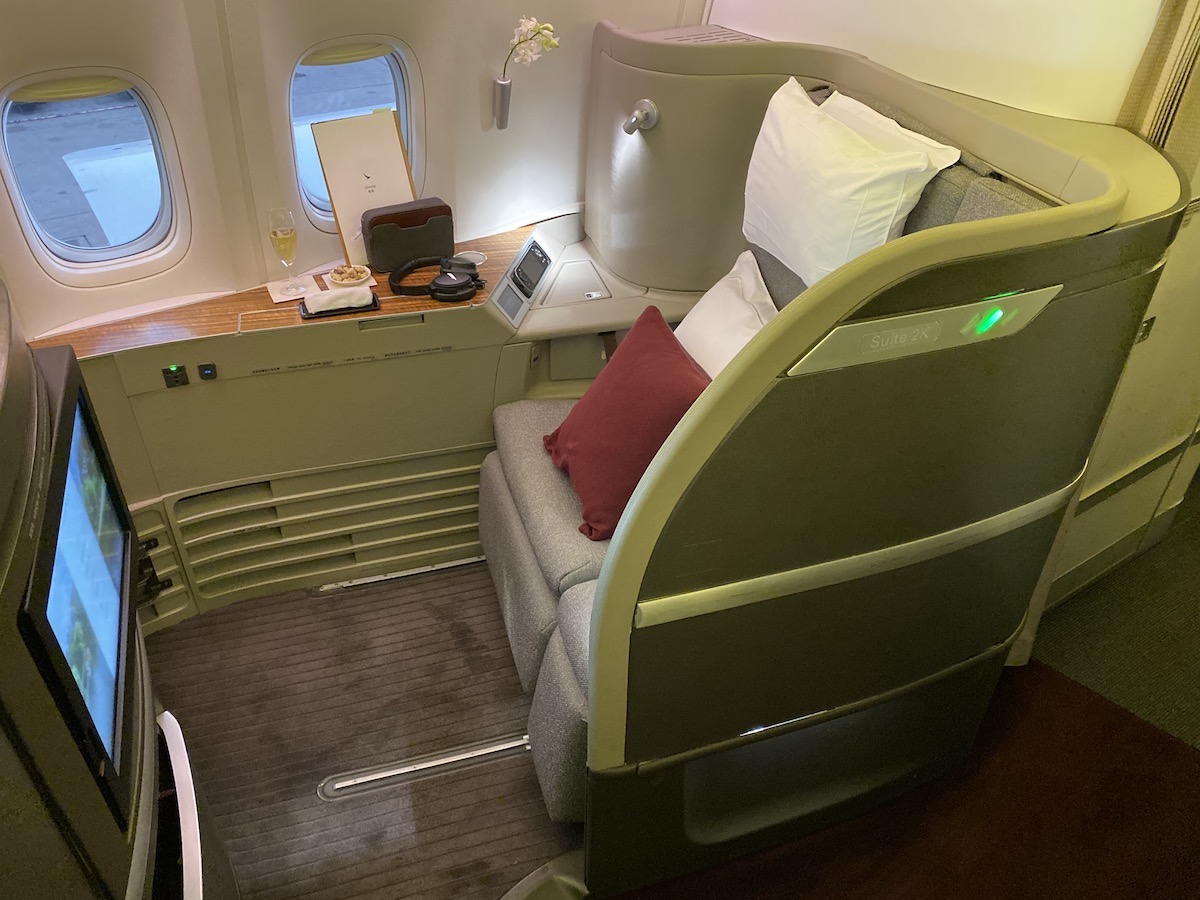 Review Cathay Pacific 777 First Class One Mile At A Time