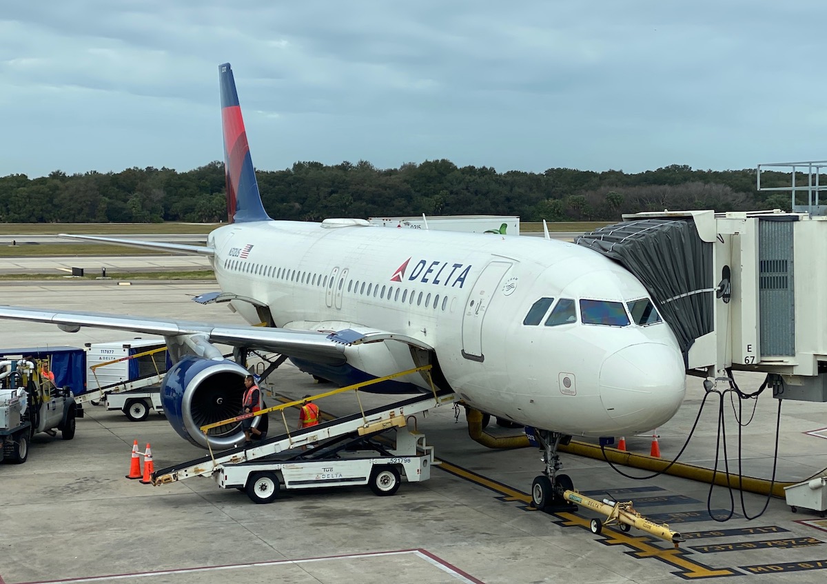 Wow Delta Won T Furlough Any Flight Attendants One Mile At A Time